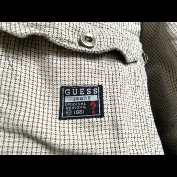 Guess button up - Picture 2 of 3